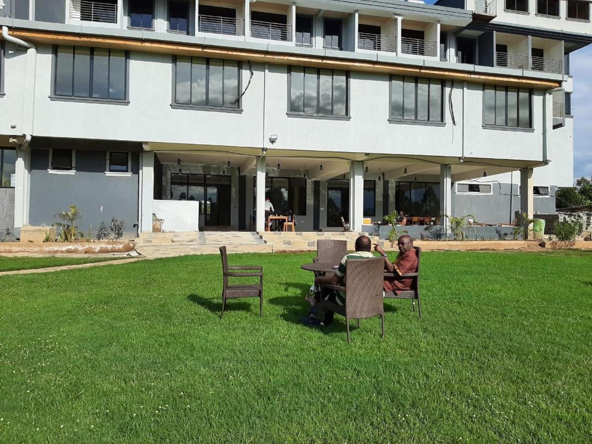 The Willis Hotel, Bomet Екстериор снимка