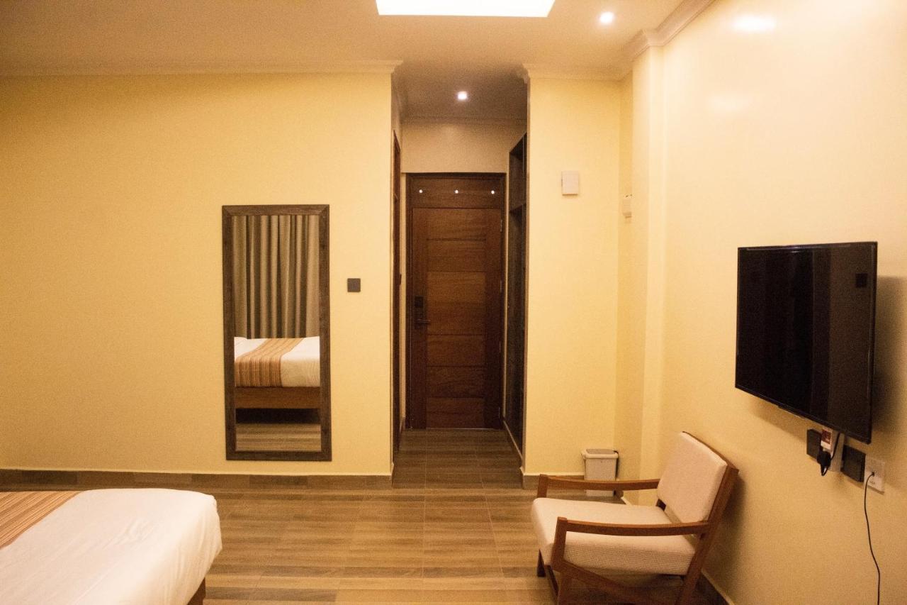 The Willis Hotel, Bomet Екстериор снимка
